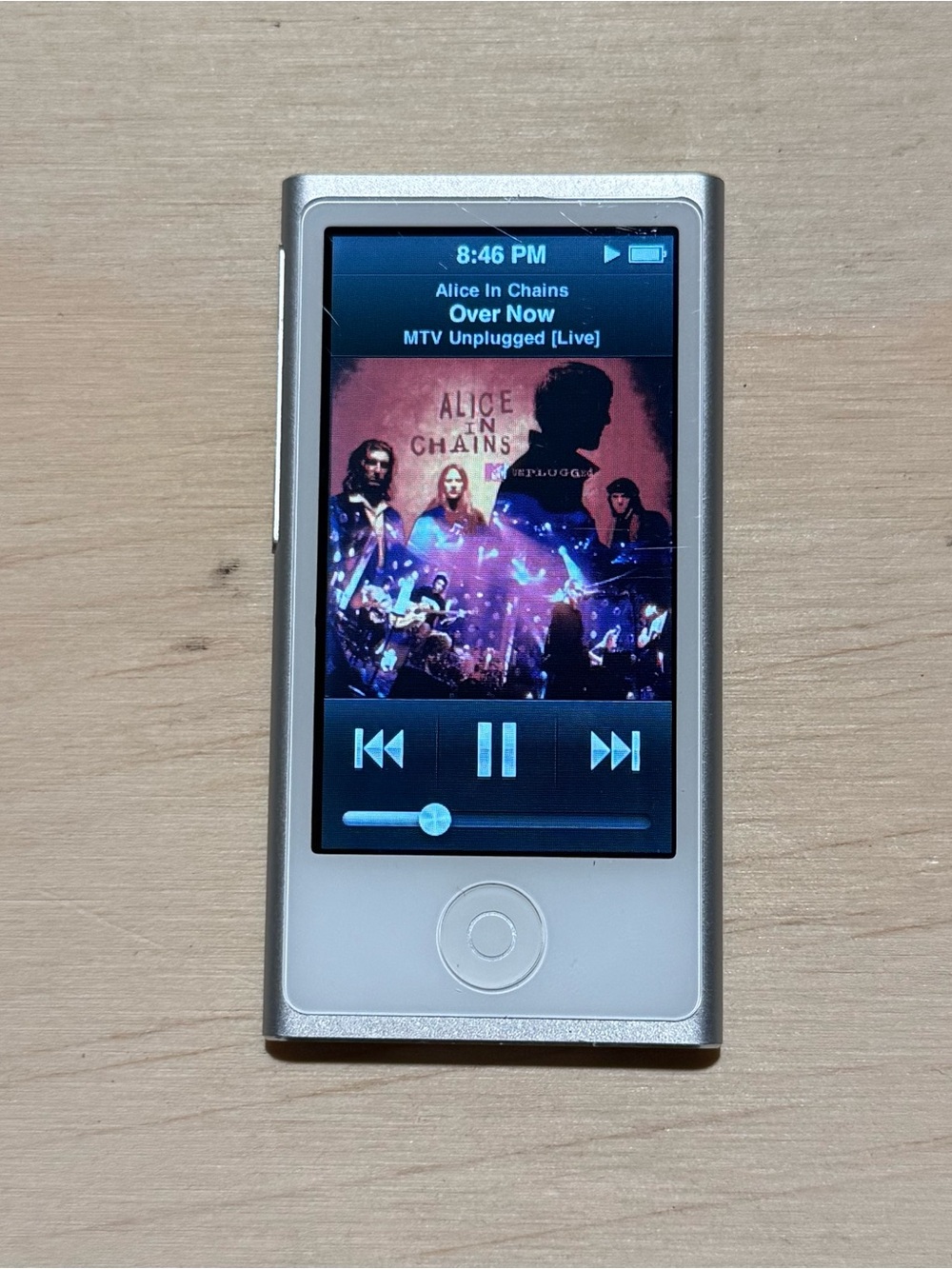 iPod Nano 7thGen Silver 16GB Model:A1446 w/2123-Song/Charg/Case Tested Good Read